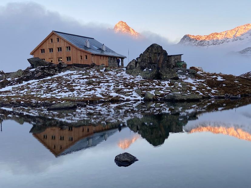 Grialetsch Hut image 1