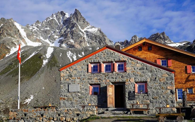 Es-cha Hut image 1