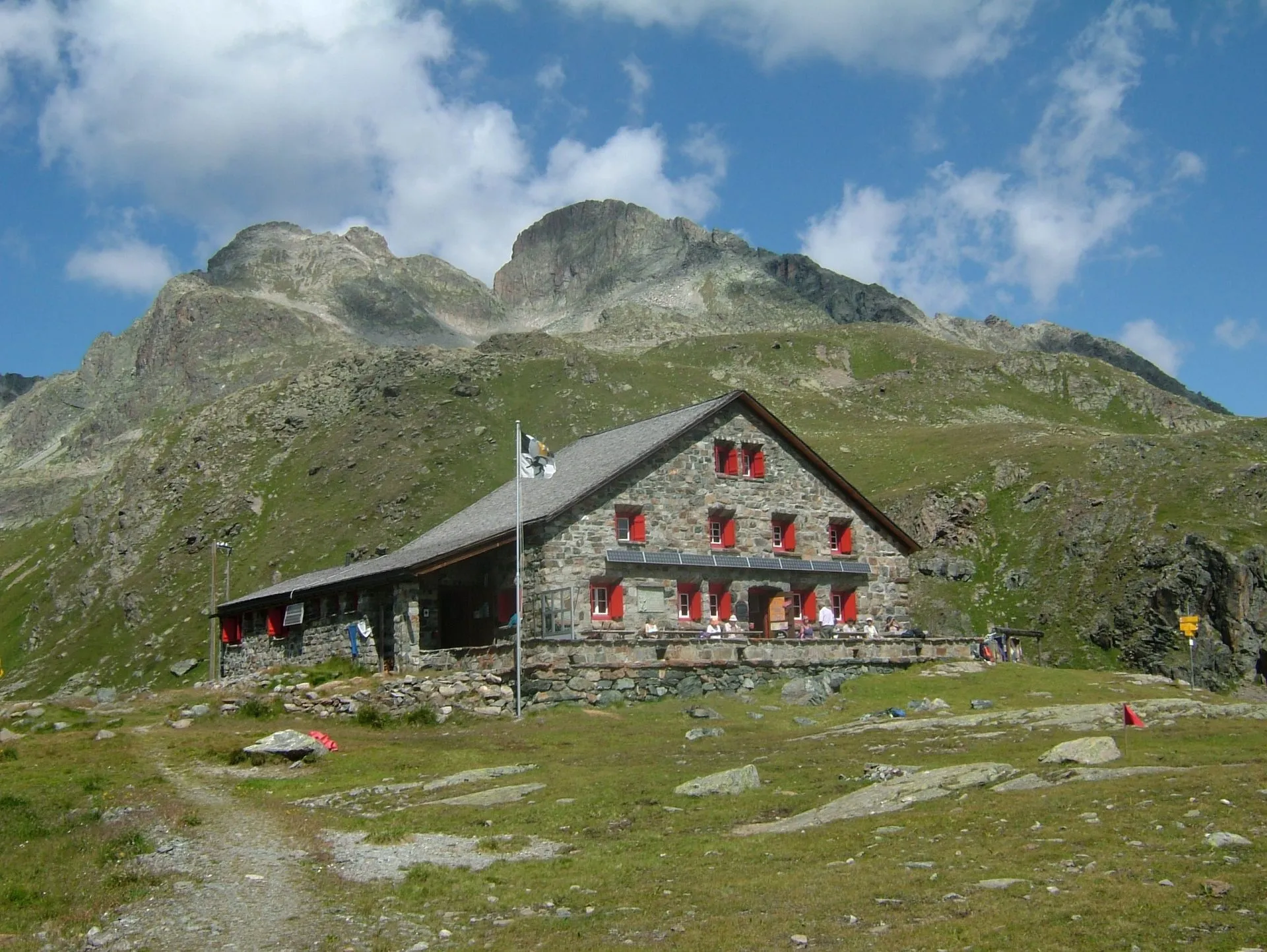 La cabane de Grialetsch en été